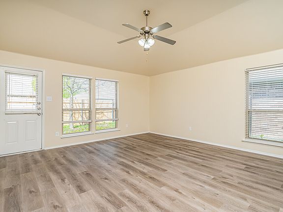 3rd image of 1617 Bob Dr