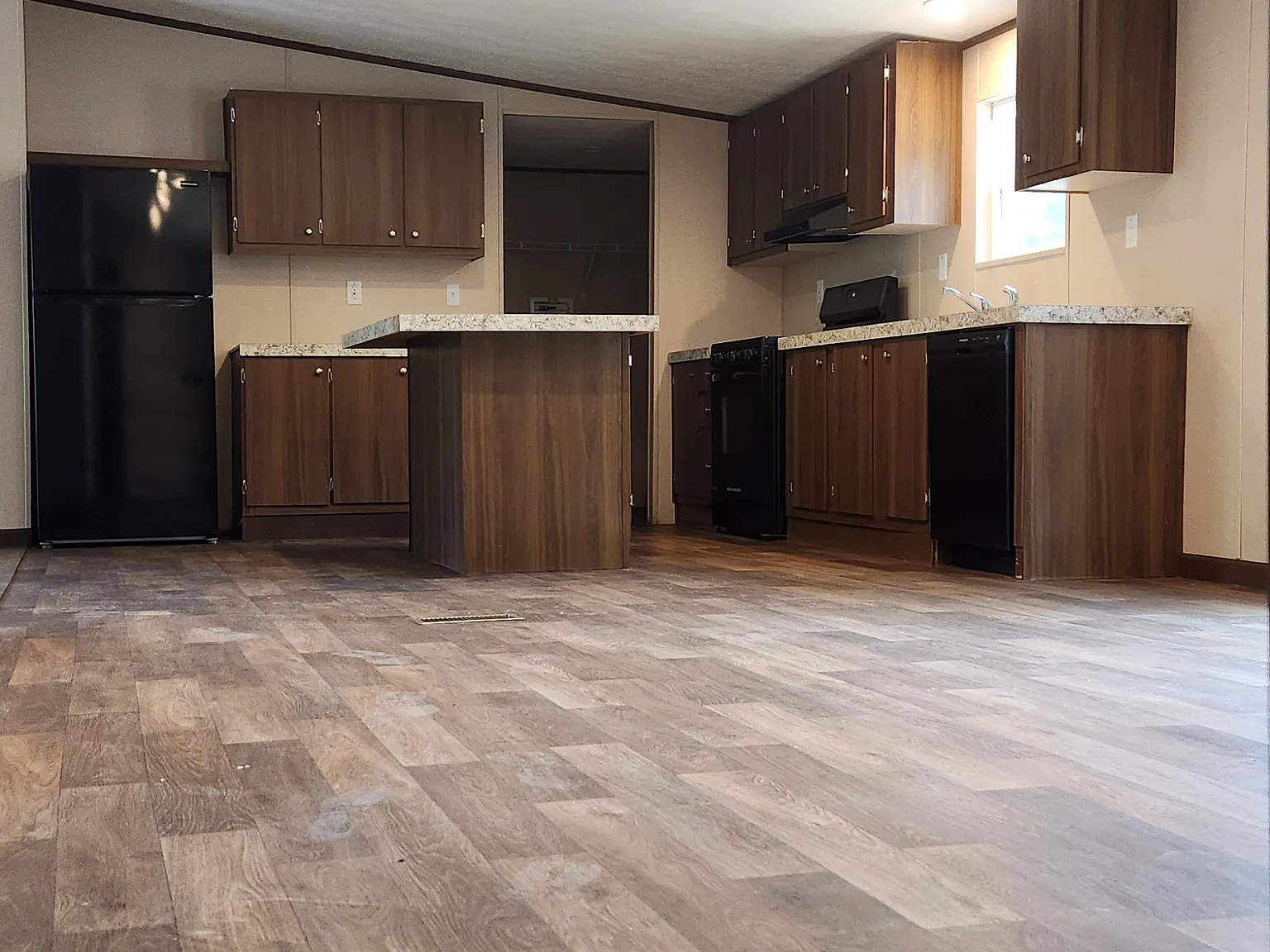 4 bed, 1568 sqft, $1,500 — Photo 4