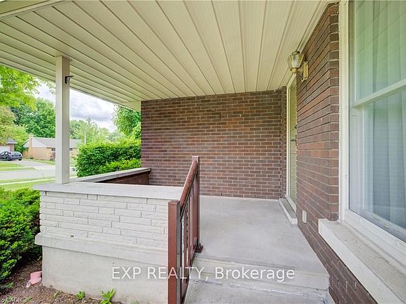 4th image of 244 Royal St