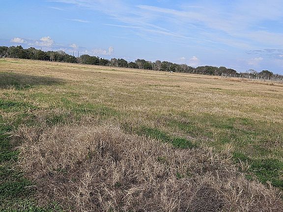 4th image of 1836 County Road 219