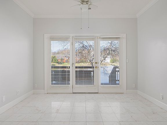 4th image of 1006 Southbridge Ln