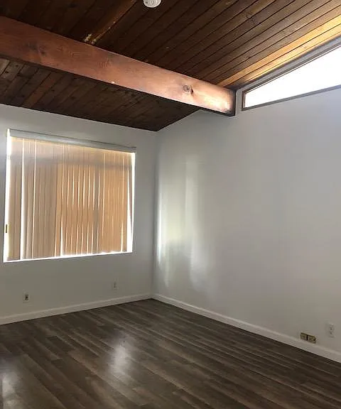 3250 1/2 Walnut Grove Ave — Photo 3