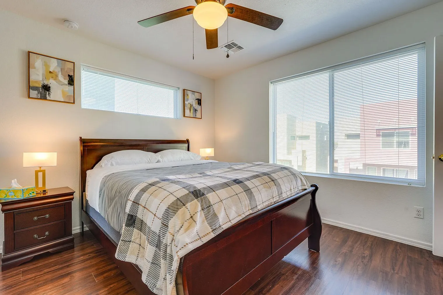 3 bed, 2.0 bath, 1399 sqft, $2,806 — Photo 4