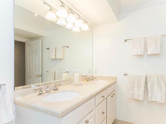 4th image of 2614-H S Arlington Mill Dr #8