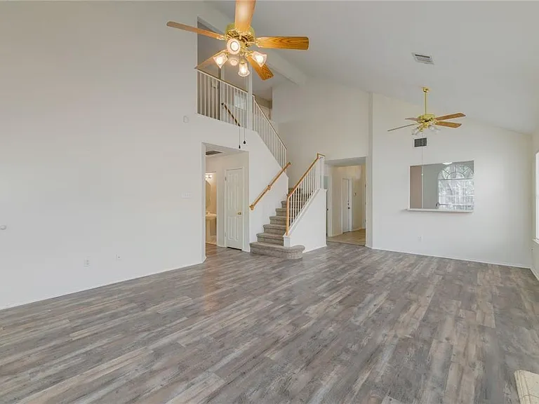 13460 Athens Trl — Photo 5