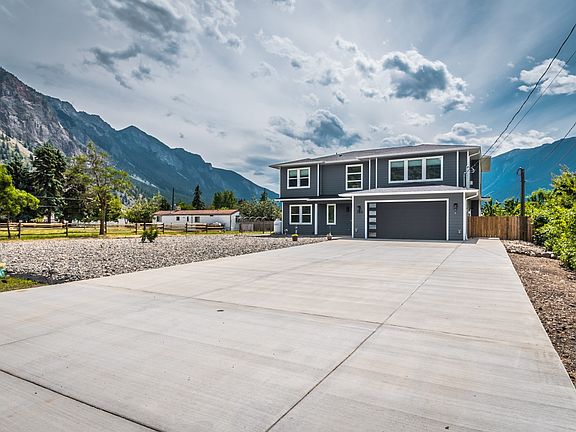 3rd image of 180 Hollywood Cres