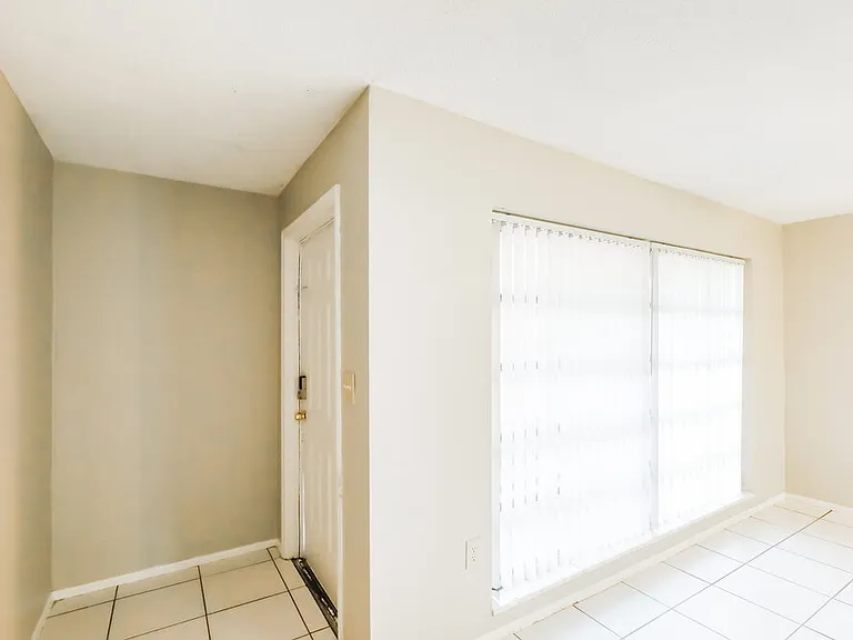 6885 NW 27th Ct — Photo 3