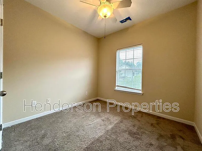 125 Charterhouse Ln — Photo 17