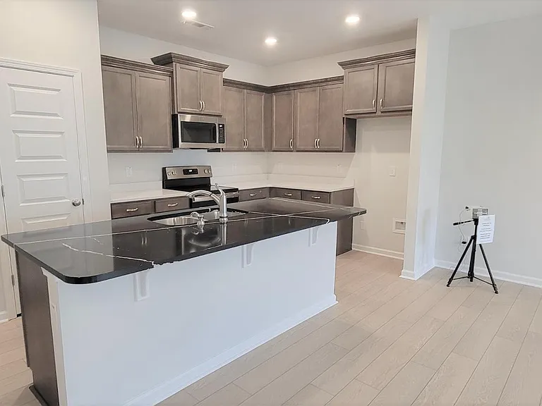 7809 Flatrock Park Dr — Photo 6
