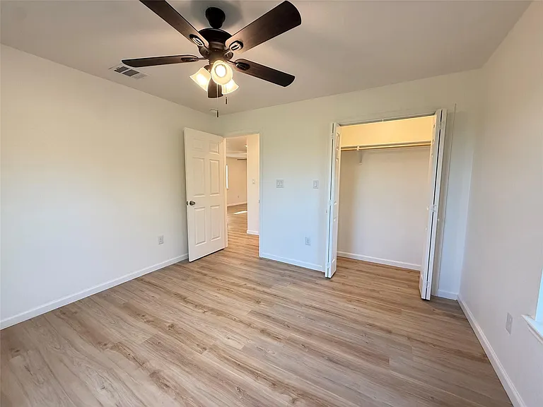 800 Old Thorndale Rd — Photo 10
