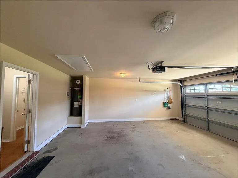 9646 Estate Dr — Photo 17