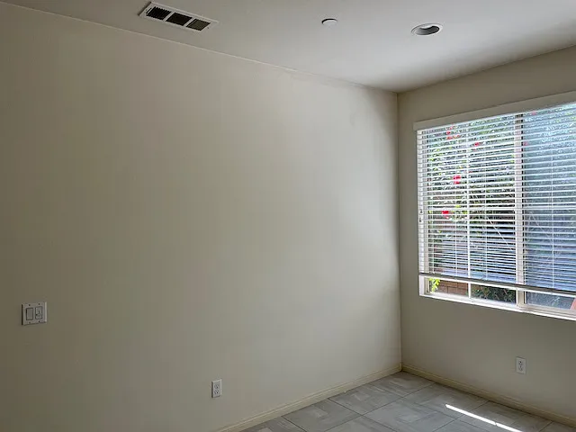 4 bed, 2005 sqft, $5,500 — Photo 2