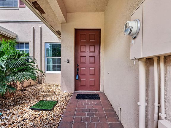 4th image of 3355 Lakeside Drive