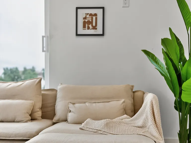 Fully Furnished Housing: 1419 W 35th St — Photo 8