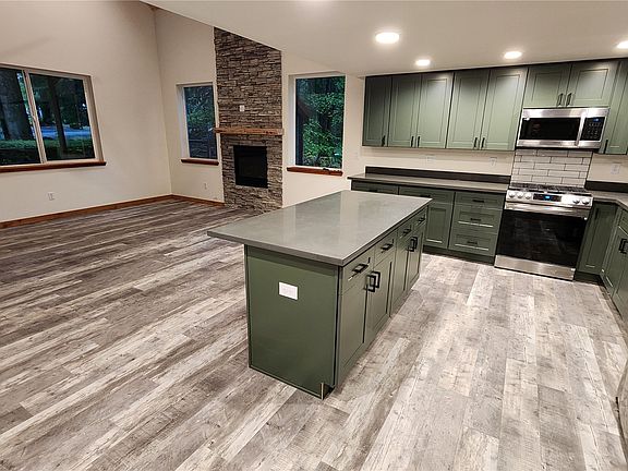 3rd image of 161 Paradise Drive