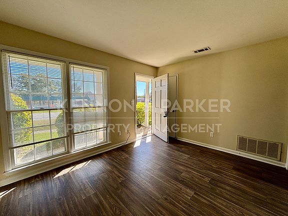2nd image of 6229 Schomburg Rd