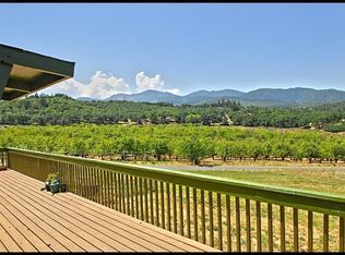 2907 Surrey Dr, Medford, OR 97501