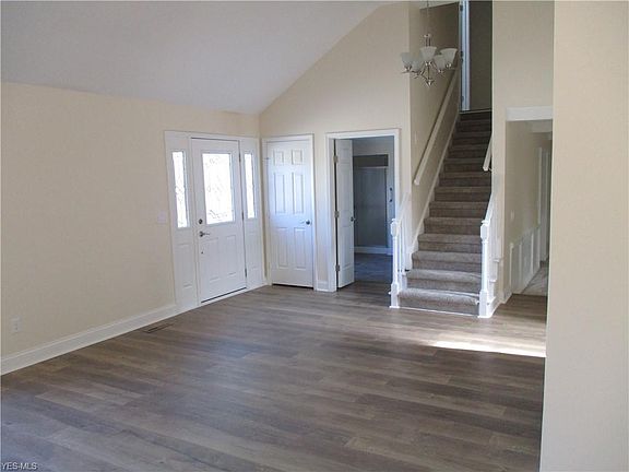 4th image of 9914 Lookout Dr