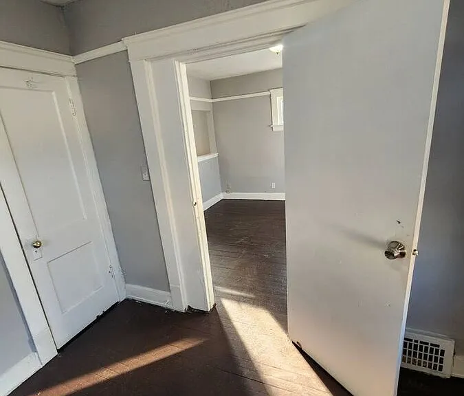 11702 Honeydale Ave #UP — Photo 18