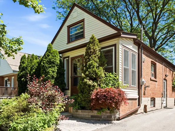 121 Presley Ave, Toronto, ON M1L 3P9