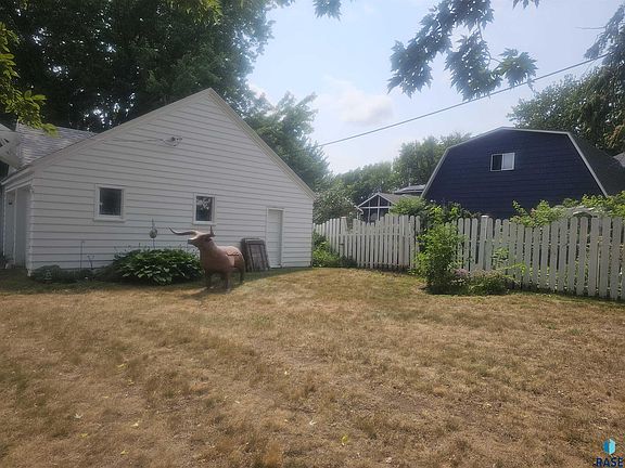 5th image of 715 N McKenzie St
