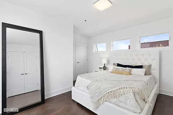 Rented by Corcoran | media 2