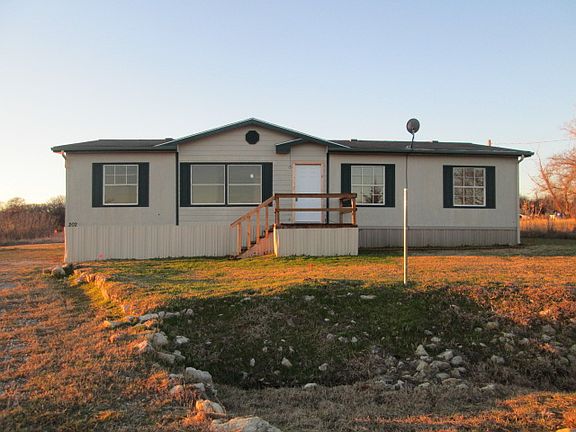 3rd image of 202 Heien Ct