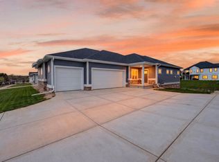 1120 Quinn Dr, Waunakee, WI 53597