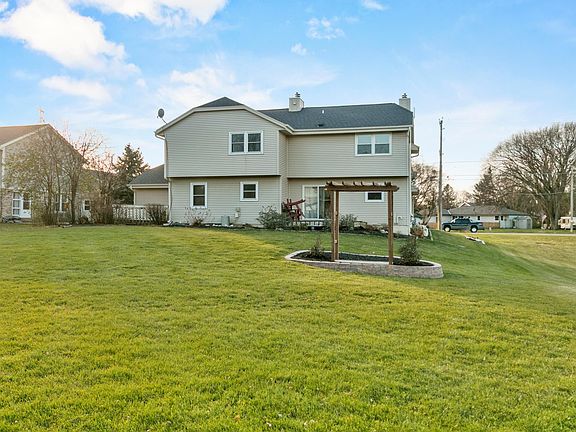 3rd image of 1815 Jennifer Ln