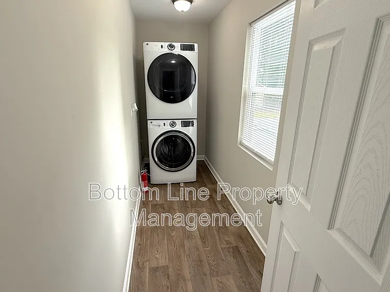 641 Central Dr NW — Photo 14