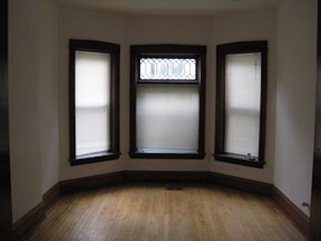 1st image of 909 N Hoyne Ave #2