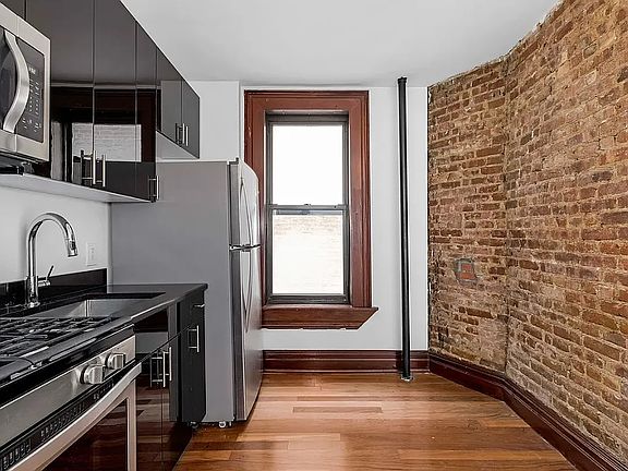 2nd image of 119 E 96th St APT 20