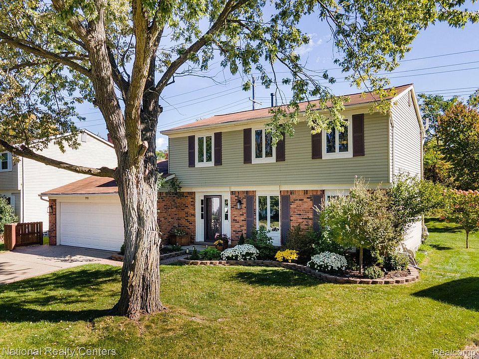 1st image of 793 Dressler Ln
