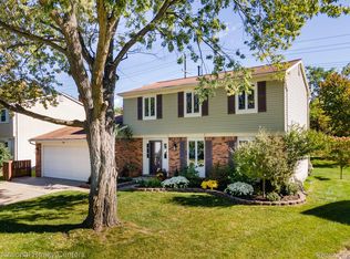 793 Dressler Ln, Rochester Hills, MI 48307
