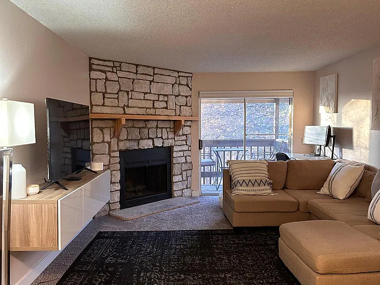 1867 S Pitkin Cir #B — Photo 6