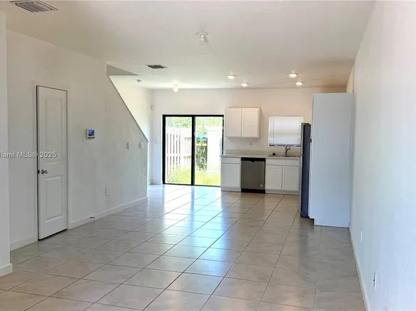 322 NE 1st Dr, Homestead, FL 33034