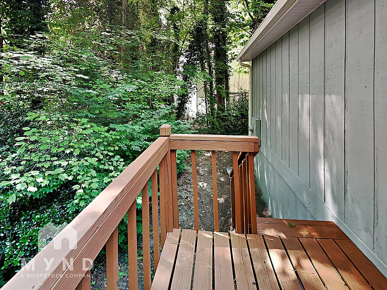 4020 Hudson Dr — Photo 17