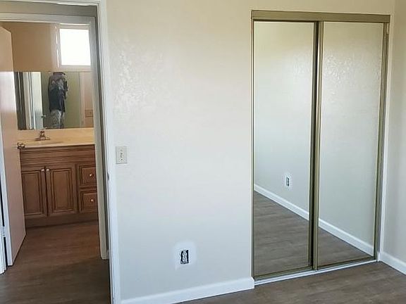 5th image of 2737 46th St