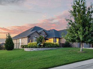 8512 Sterling Dr, Denton, TX 76207