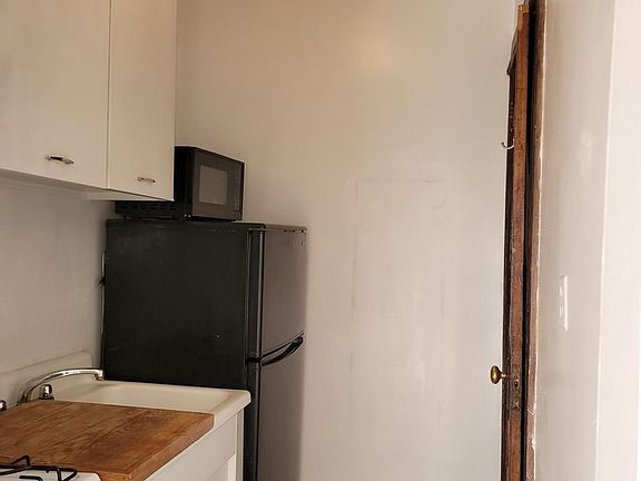 3rd image of 371 Madison St #3F
