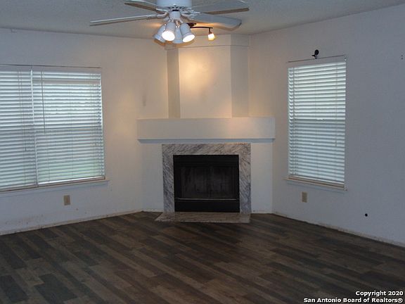 3rd image of 15606 Knollcliff