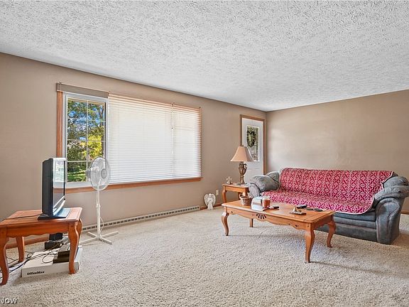 4th image of 3249 Norwood St