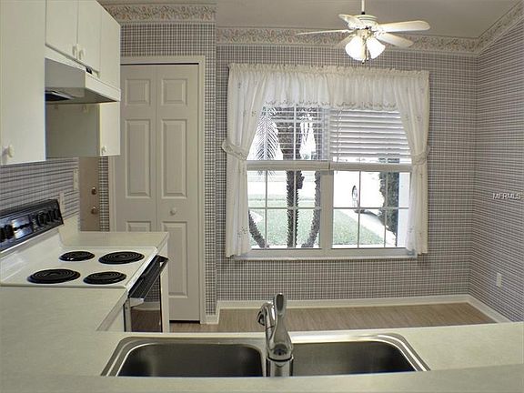 5th image of 2123 Donegan Pl