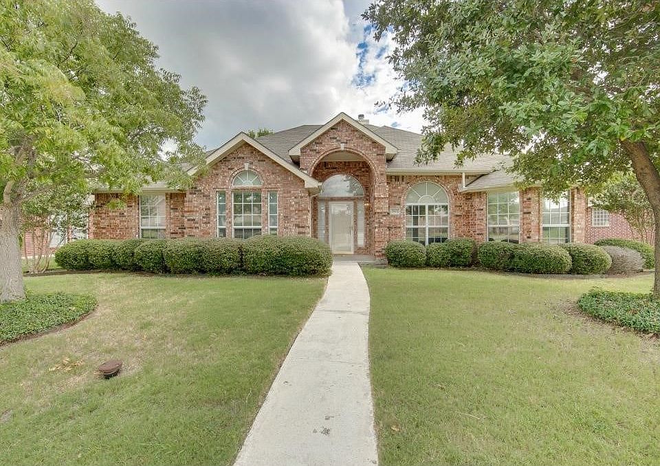 1st image of 2802 Beverly Dr
