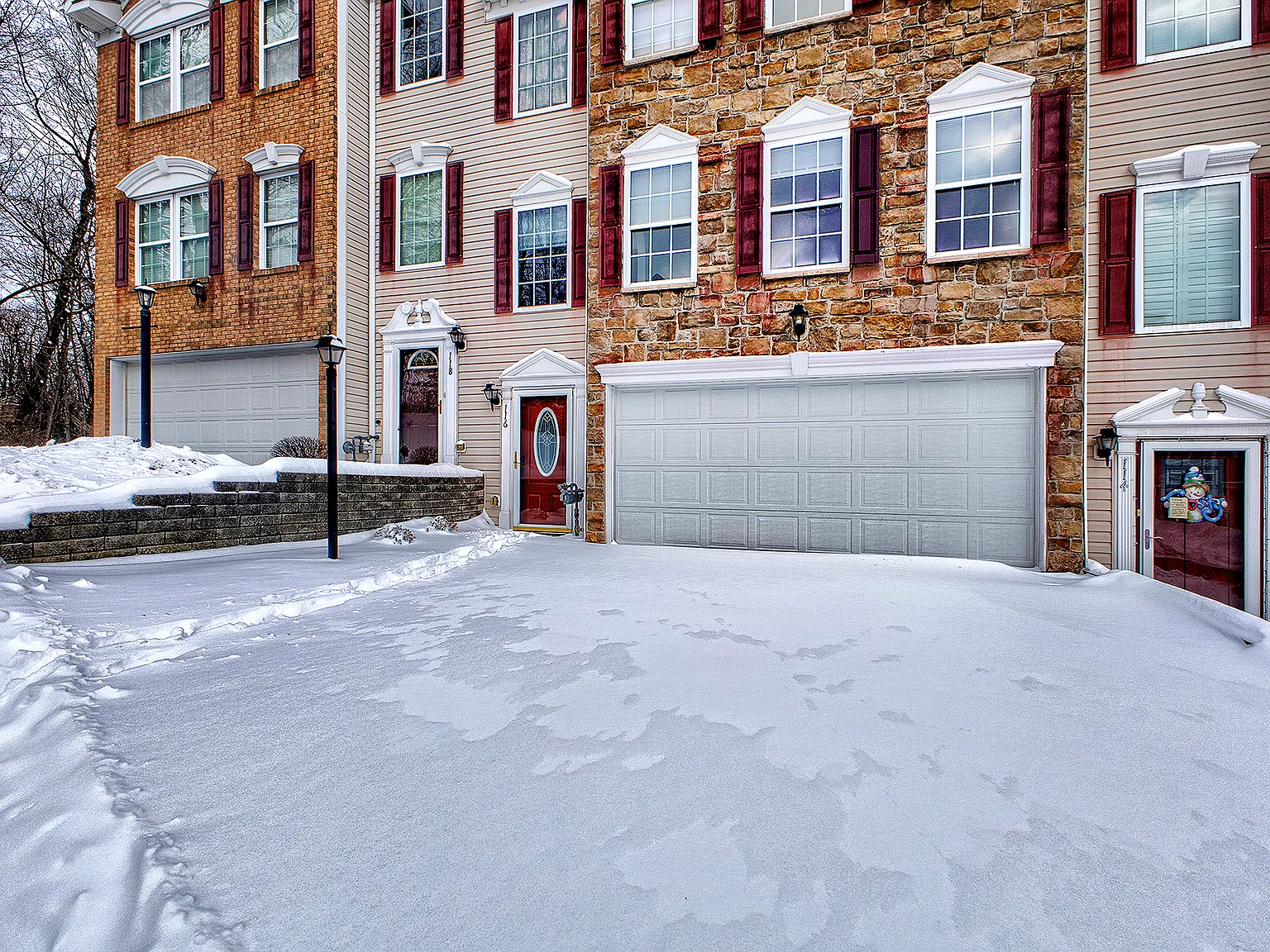 3 bed, 2.5 bath, 1344 sqft, $2,700 — Photo 2