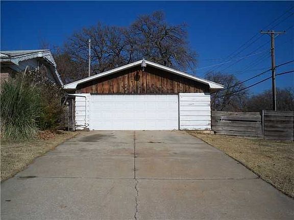 Detached Garage