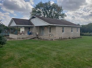 1200 E, Loogootee, IN 47553
