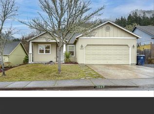1847 S 61st St, Springfield, OR 97478