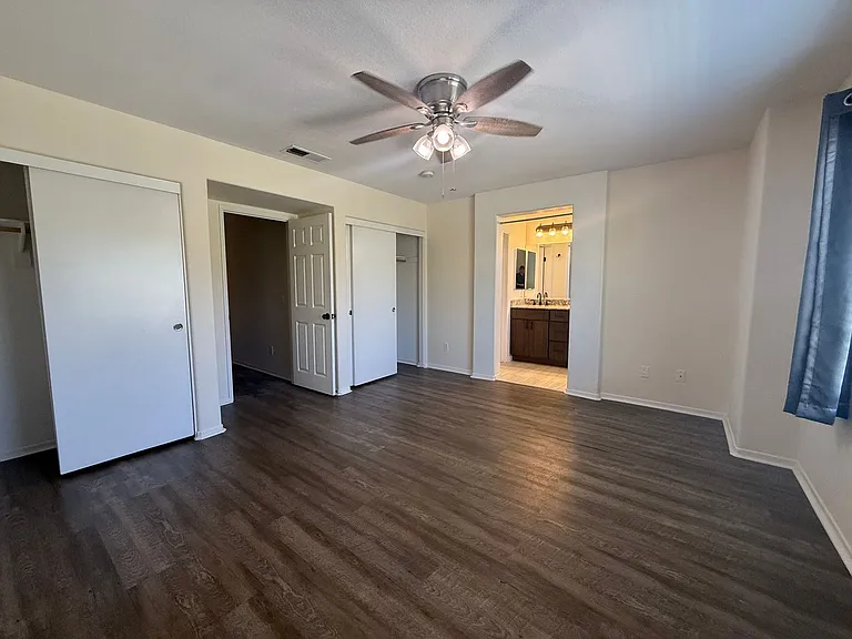 1357 Burgundy Dr — Photo 32