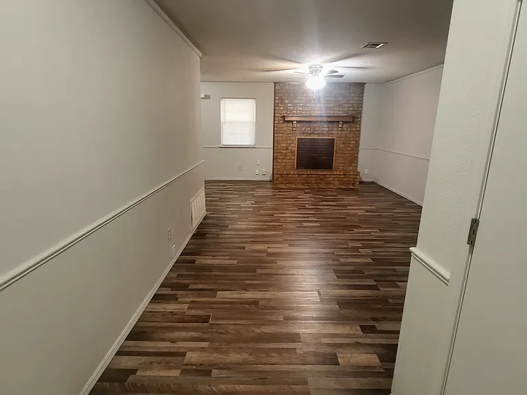 1809 Tanglewood Ln — Photo 5